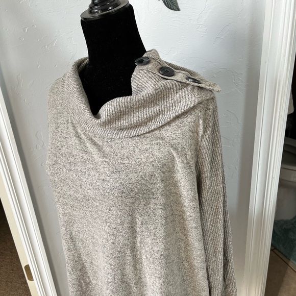 NWT Stitch Fix Blouse. This is the softest material!! - Picture 6 of 8